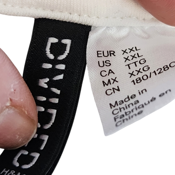 Universal Studios Monsters Pullover Sweater The Bride of Frankenstein Shes Alive - Picture 8 of 10